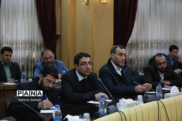 نشست هم‌اندیشی‌ معاونان پرورشی و فرهنگی، روسای ادارات قرآن، عترت و نماز و مدیران سازمان دانش‌آموزی