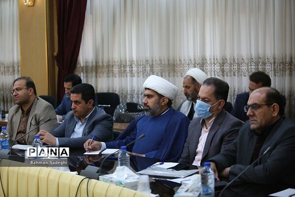 نشست هم‌اندیشی‌ معاونان پرورشی و فرهنگی، روسای ادارات قرآن، عترت و نماز و مدیران سازمان دانش‌آموزی