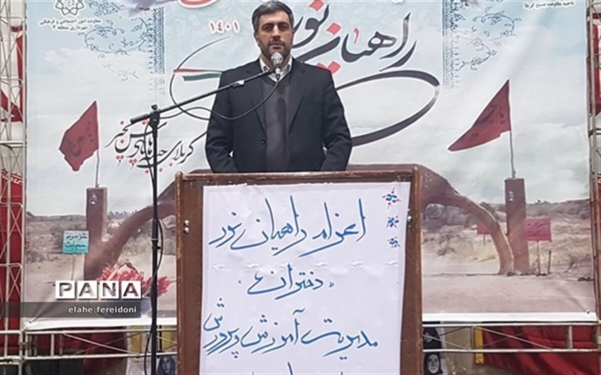 شهدا یک الگوی ناب برای همه‌ به‌ویژه نسل جوان هستند