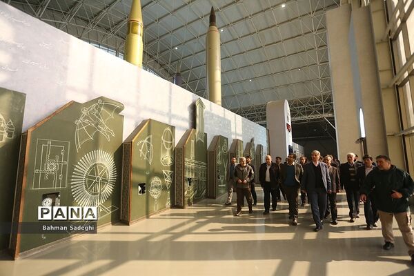 بازدید مدیران سازمان دانش‌آموزی از نمایشگاه دائمی  «پارک ملی هوافضا‌»