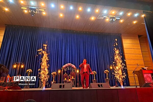 مراسم تجلیل از دانش‌آموزان برتر فرهنگی و هنری در ناحیه ۴ شیراز