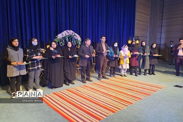 مراسم تجلیل از دانش‌آموزان برتر فرهنگی و هنری در ناحیه ۴ شیراز