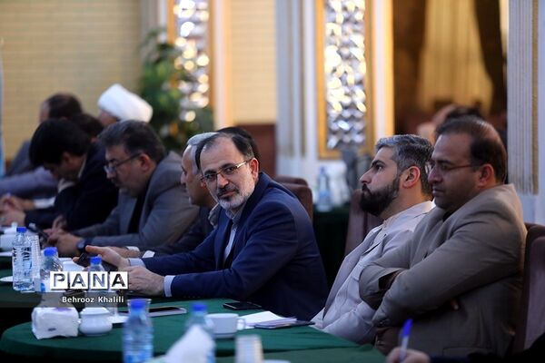 نشست هم‌اندیشی‌ معاونان پرورشی و فرهنگی، روسای ادارات قرآن، عترت و نماز و مدیران سازمان دانش‌آموزی-2