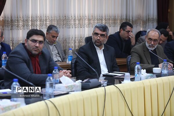 نشست هم‌اندیشی‌ معاونان پرورشی و فرهنگی، روسای ادارات قرآن، عترت و نماز و مدیران سازمان دانش‌آموزی-2