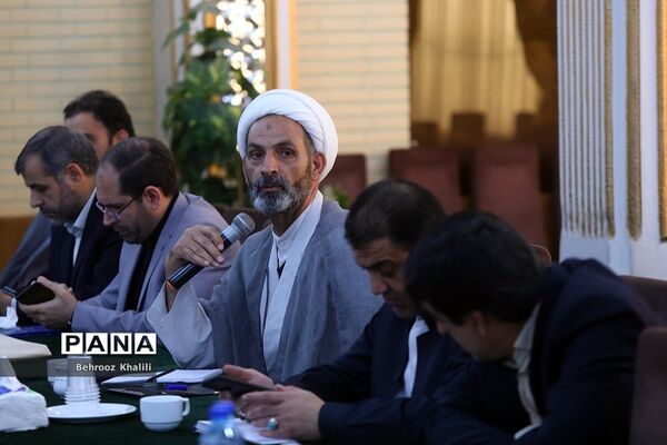 نشست هم‌اندیشی‌ معاونان پرورشی و فرهنگی، روسای ادارات قرآن، عترت و نماز و مدیران سازمان دانش‌آموزی-2