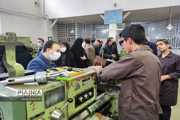 بازدید مدیران هنرستان‌ها از هنرستان ماندگار و نمونه دولتی طالقانی