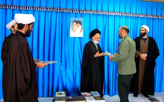 دشمن اسلامی را می خواهد که در آن امر به معروف و نهی از منکرنباشد
