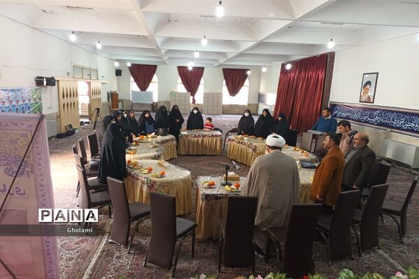 برگزاری جلسه هم‌اندیشی مدیران شهرک زینبیه منطقه ۱۳ با موضوع جهاد تبیین