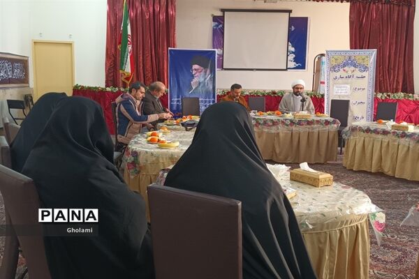 برگزاری جلسه هم‌اندیشی مدیران شهرک زینبیه منطقه ۱۳ با موضوع جهاد تبیین