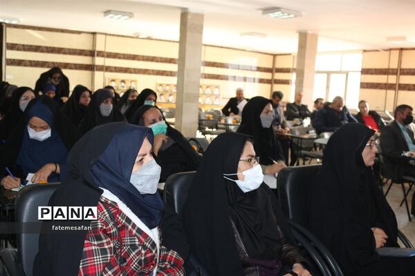 برگزاری جلسه توجیهی و توان افزایی مدیران مدارس شهرستان فیروزکوه