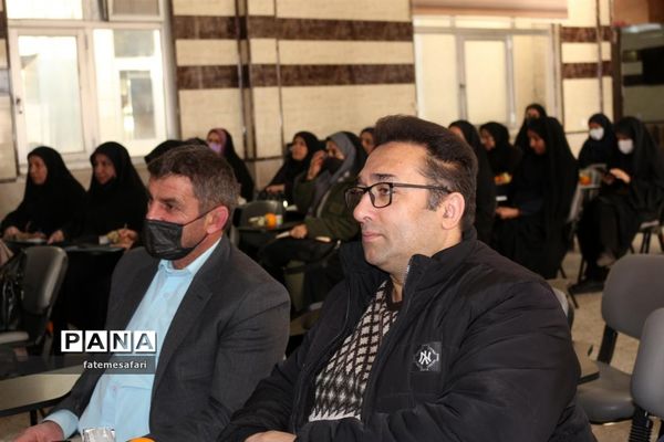 برگزاری جلسه توجیهی و توان افزایی مدیران مدارس شهرستان فیروزکوه