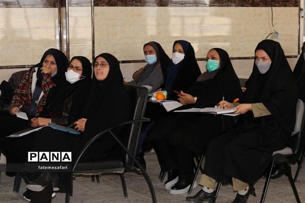 برگزاری جلسه توجیهی و توان افزایی مدیران مدارس شهرستان فیروزکوه
