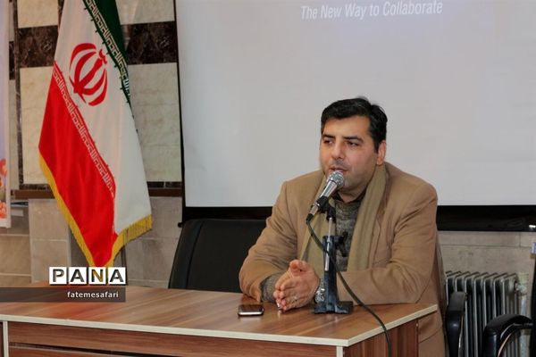 برگزاری جلسه توجیهی و توان افزایی مدیران مدارس شهرستان فیروزکوه