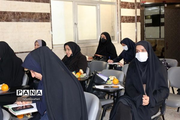 برگزاری جلسه توجیهی و توان افزایی مدیران مدارس شهرستان فیروزکوه