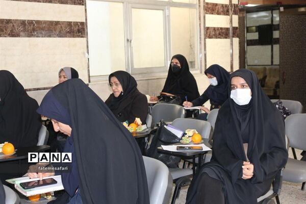 برگزاری جلسه توجیهی و توان افزایی مدیران مدارس شهرستان فیروزکوه