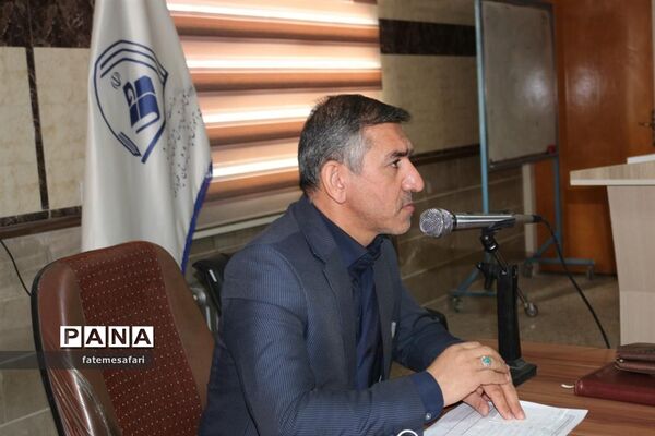 برگزاری جلسه توجیهی و توان افزایی مدیران مدارس شهرستان فیروزکوه