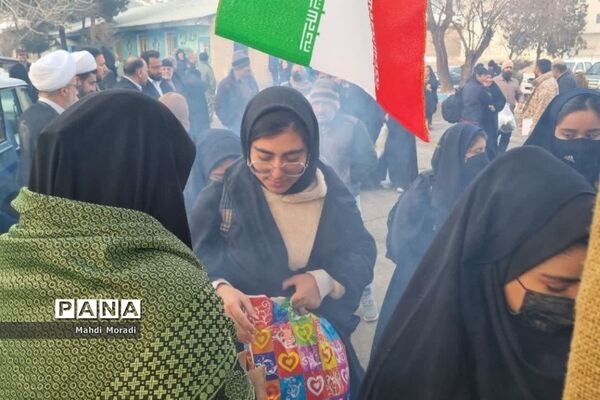اعزام ۲۴۰ دانش‌آموز دختر دماوند به مناطق عملیاتی جنوب کشور