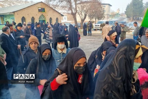 اعزام ۲۴۰ دانش‌آموز دختر دماوند به مناطق عملیاتی جنوب کشور