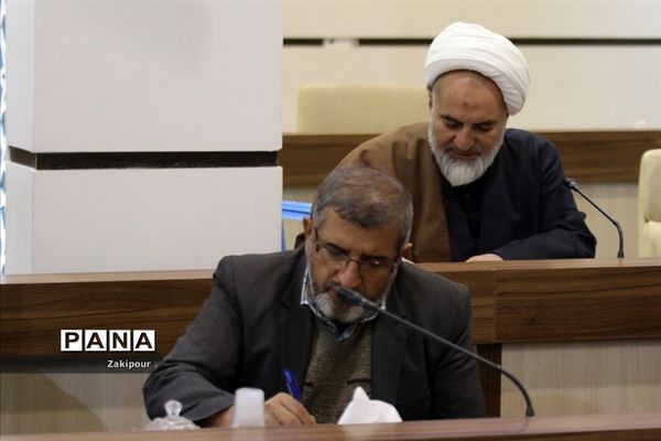 نشست تخصصی با موضوع مبانی دینی حکمرانی مردمی در شیراز