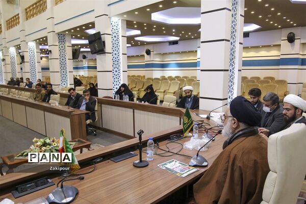 نشست تخصصی با موضوع مبانی دینی حکمرانی مردمی در شیراز