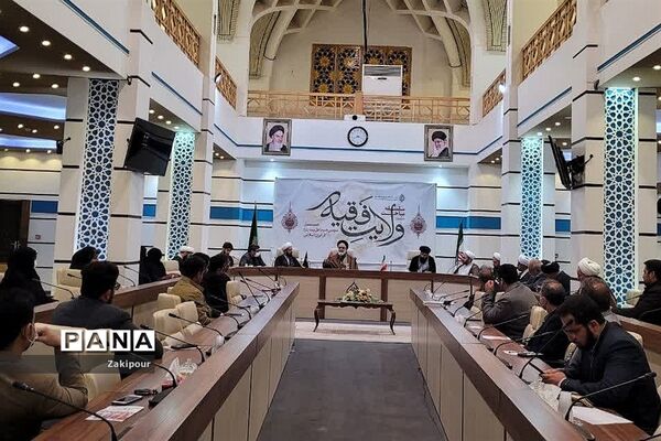 نشست تخصصی با موضوع مبانی دینی حکمرانی مردمی در شیراز