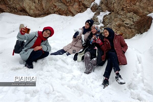 اردوی دانش‌آموزان دختر پاکدشتی و چهاردانگه  در اردوگاه شهید باهنر