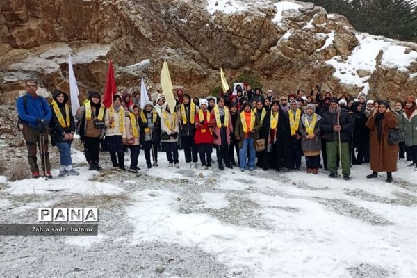 اردوی دانش‌آموزان دختر پاکدشتی و چهاردانگه  در اردوگاه شهید باهنر