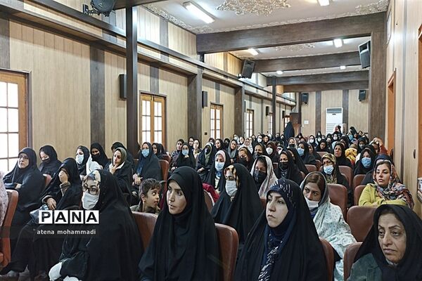 برگزاری کارگاه‌های عظمت مادرانه، شکوه دخترانه با موضوع کنترل خشم در  شیراز