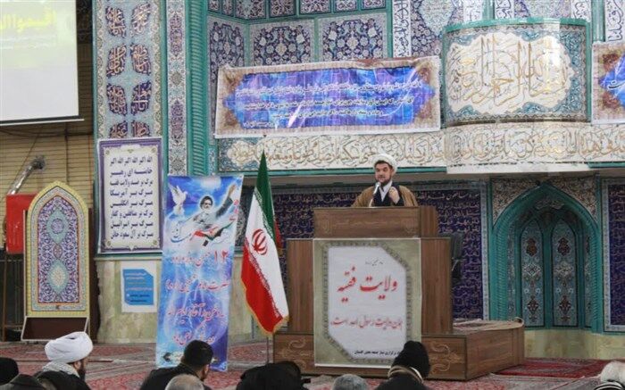 انقلاب اسلامی، مکتب سرخ تشیع در جهان را احیا و معرفی کرد