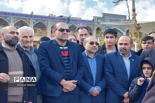 حضور فرهنگیان و دانش‌آموزان استان فارس در اجتماع محکوم کردن اهانت به قرآن کریم