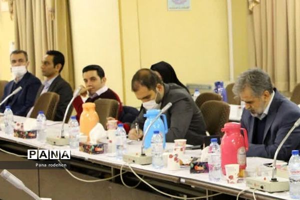 برگزاری شورای اداری و هماهنگی رودهن