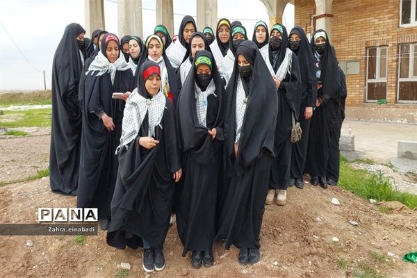 تجدید بیعت دانش‌‌‌آموزان ملارد با شهدا در فتح‌المبین
