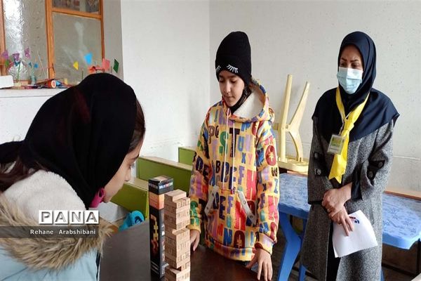 رقابت بیش از یک‌هزار دانش‌آموز در مسابقات بازی‌های فکری سرگرمی رویش در آباده