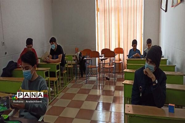 رقابت بیش از یک‌هزار دانش‌آموز در مسابقات بازی‌های فکری سرگرمی رویش در آباده