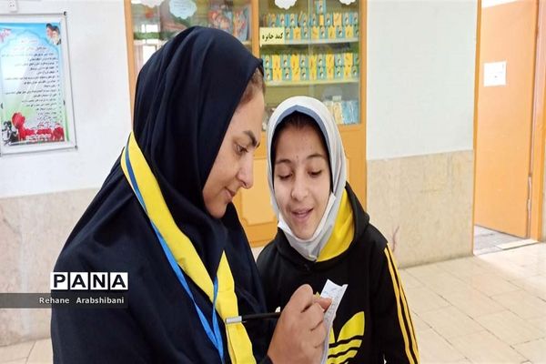 رقابت بیش از یک‌هزار دانش‌آموز در مسابقات بازی‌های فکری سرگرمی رویش در آباده