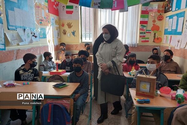 نمایشگاه جابربن حیان در دبستان امام‌حسن‌ مجتبی(ع) رودهن