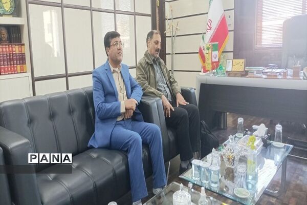 نشست هم‌اندیشی مدیر مالی سازمان دانش‌آموزی کشور با مدیرکل آموزش و پرورش استان بوشهر