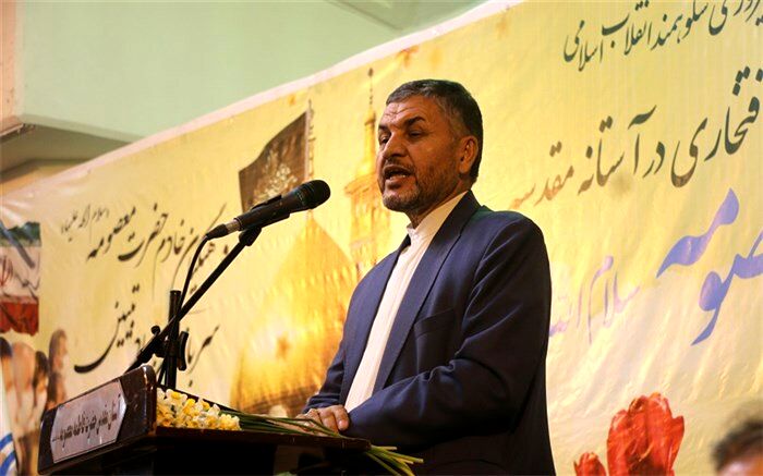 دانش‌آموزان را با دستاوردهای انقلاب آشنا کنیم
