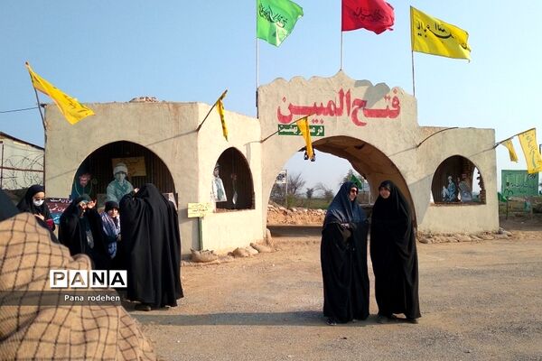 دانش‌آموزان دختر رودهن در اردوی راهیان نور