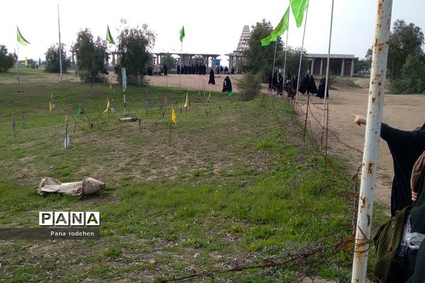 دانش‌آموزان دختر رودهن در اردوی راهیان نور