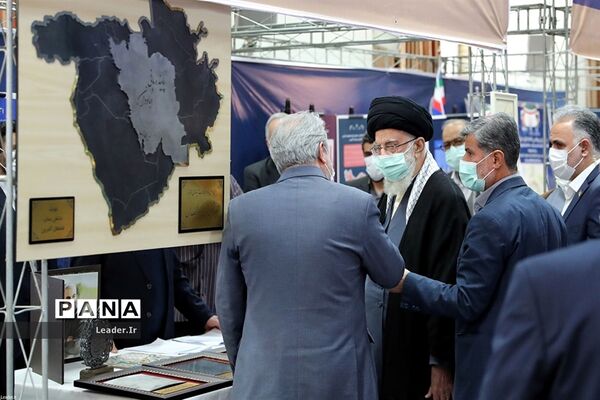 بازدید رهبر انقلاب از نمایشگاه توانمندی‌های صنعتی