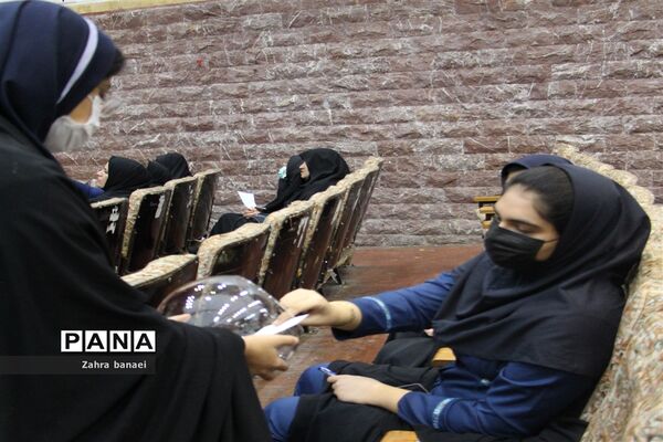 برگزاری انتخابات مجلس دانش‌آموزی دختران ناحیه یک یزد