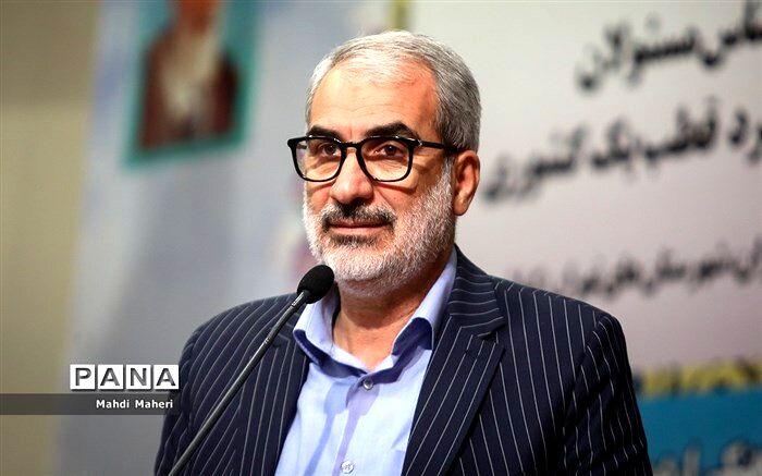 دانشگاهیان با تحقیقات، جامعه را نسبت به مسائل تعلیم و تربیت بیشتر آگاه کند