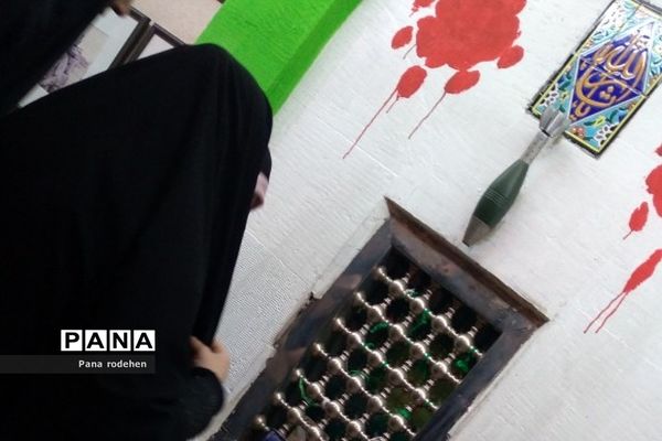 بازدید دانش‌آموزان  رودهن در اردوی راهیان نور از هویزه و یادمان شهید چمران