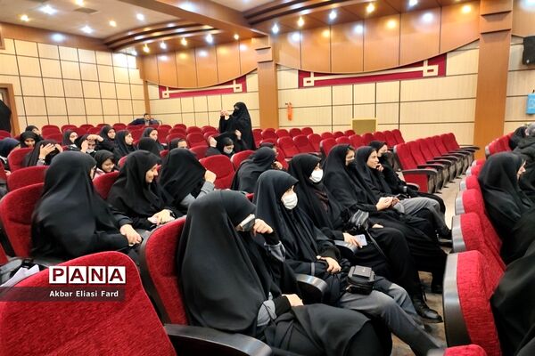 مراسم افتتاحیه اعزام راهیان نور دانش‌آموزی در اداره آموزش و پرورش شهرستان رباط‌کریم