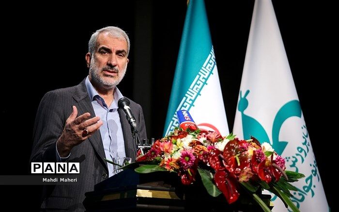 پیشکسوتان و بازنشستگان ذخایر ارزشمند آموزش‌وپرورش هستند