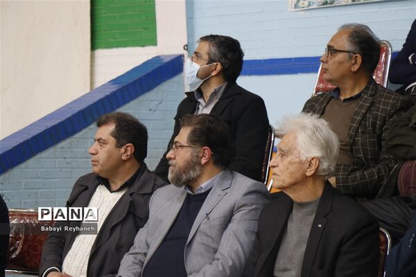 قهرمانی تیم والیبال دانش‌آموزی اردکان