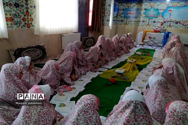 برگزاری اولین نمازجماعت پس از جشن تکلیف در دبستان جانمحمدی ملارد
