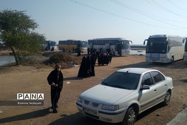 دانش‌آموزان رودهن در اردوی راهیان نور دشت ذوالفقاریه