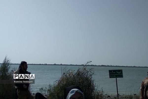 دانش‌آموزان رودهن در اردوی راهیان نور دشت ذوالفقاریه